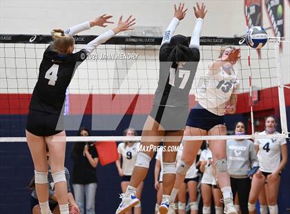 Thumbnail 2 in La Costa Canyon vs. Timpview (Durango Fall Classic) photogallery.