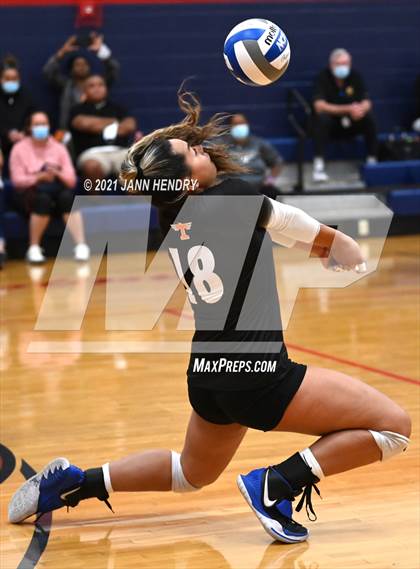 Thumbnail 2 in La Costa Canyon vs. Timpview (Durango Fall Classic) photogallery.