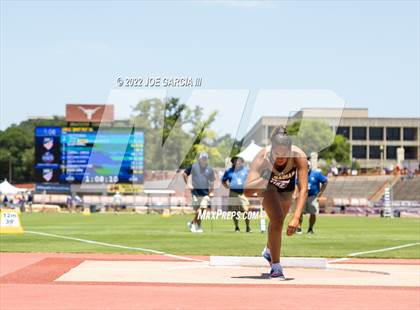 Thumbnail 3 in UIL 3A Girls State Track Meet photogallery.