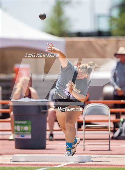 Thumbnail 1 in UIL 3A Girls State Track Meet photogallery.