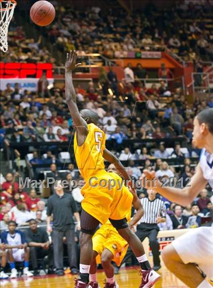 Thumbnail 1 in Clovis West vs Bullard (CIF CS D1 Final) photogallery.
