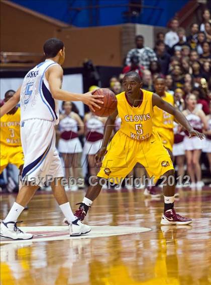 Thumbnail 3 in Clovis West vs Bullard (CIF CS D1 Final) photogallery.