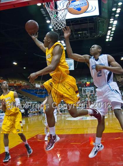 Thumbnail 1 in Clovis West vs Bullard (CIF CS D1 Final) photogallery.