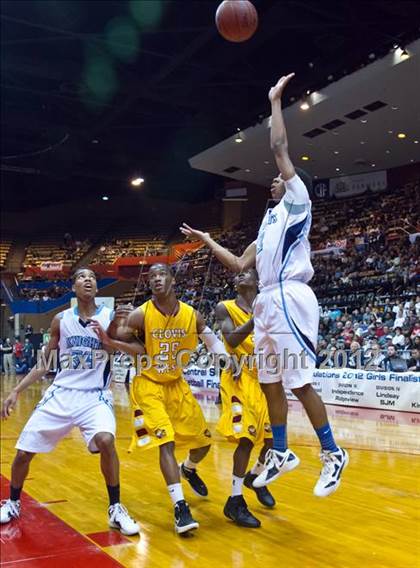 Thumbnail 1 in Clovis West vs Bullard (CIF CS D1 Final) photogallery.