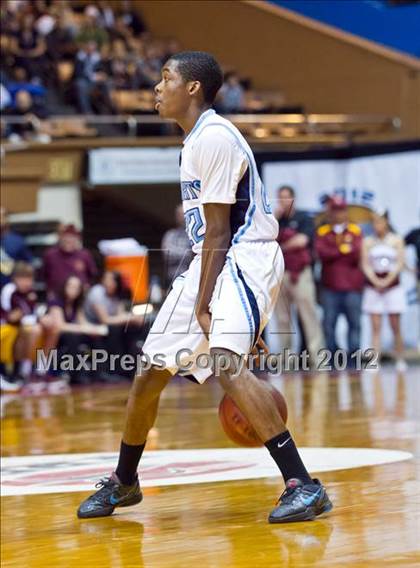 Thumbnail 2 in Clovis West vs Bullard (CIF CS D1 Final) photogallery.