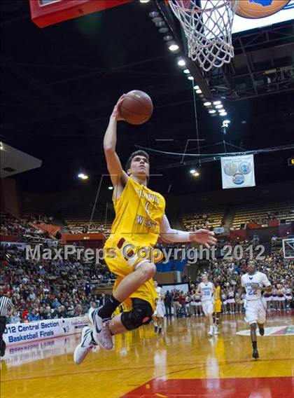 Thumbnail 2 in Clovis West vs Bullard (CIF CS D1 Final) photogallery.