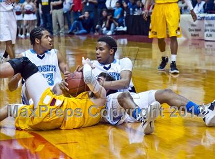 Thumbnail 2 in Clovis West vs Bullard (CIF CS D1 Final) photogallery.