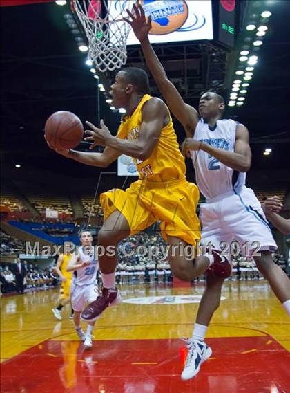 Thumbnail 3 in Clovis West vs Bullard (CIF CS D1 Final) photogallery.