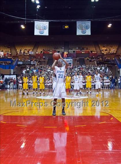Thumbnail 3 in Clovis West vs Bullard (CIF CS D1 Final) photogallery.