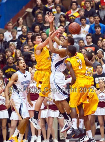 Thumbnail 3 in Clovis West vs Bullard (CIF CS D1 Final) photogallery.