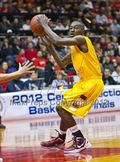 Thumbnail 1 in Clovis West vs Bullard (CIF CS D1 Final) photogallery.