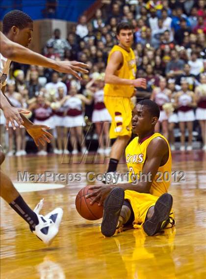 Thumbnail 2 in Clovis West vs Bullard (CIF CS D1 Final) photogallery.