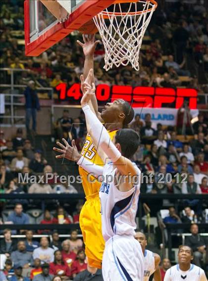 Thumbnail 1 in Clovis West vs Bullard (CIF CS D1 Final) photogallery.