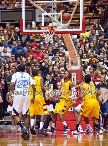 Thumbnail 1 in Clovis West vs Bullard (CIF CS D1 Final) photogallery.