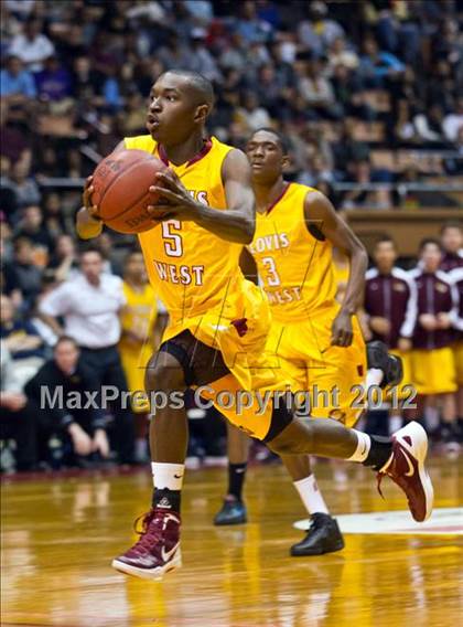 Thumbnail 2 in Clovis West vs Bullard (CIF CS D1 Final) photogallery.