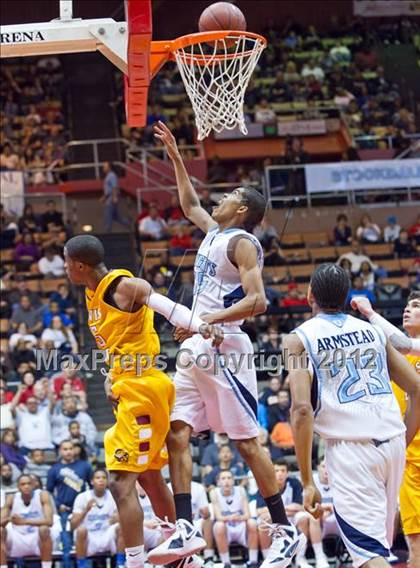 Thumbnail 1 in Clovis West vs Bullard (CIF CS D1 Final) photogallery.