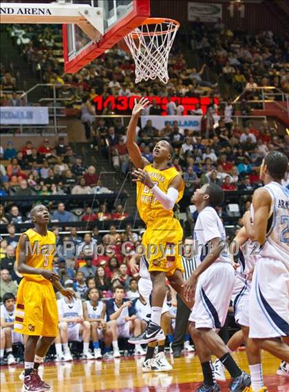 Thumbnail 1 in Clovis West vs Bullard (CIF CS D1 Final) photogallery.