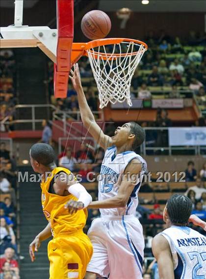 Thumbnail 3 in Clovis West vs Bullard (CIF CS D1 Final) photogallery.