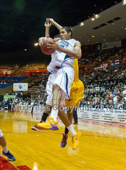Thumbnail 1 in Clovis West vs Bullard (CIF CS D1 Final) photogallery.