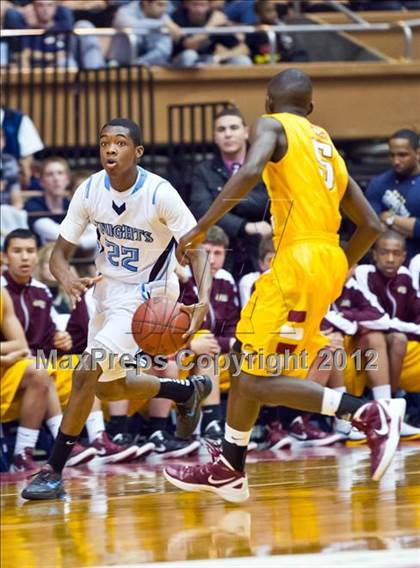 Thumbnail 2 in Clovis West vs Bullard (CIF CS D1 Final) photogallery.