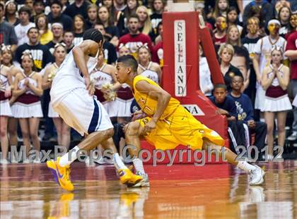 Thumbnail 2 in Clovis West vs Bullard (CIF CS D1 Final) photogallery.