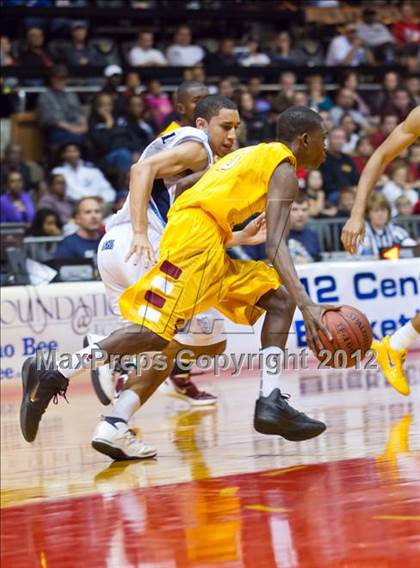 Thumbnail 3 in Clovis West vs Bullard (CIF CS D1 Final) photogallery.