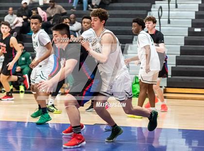Thumbnail 3 in Sacred Heart Cathedral Preparatory vs. St. Ignatius (CIF-CCS DIII Championship) photogallery.