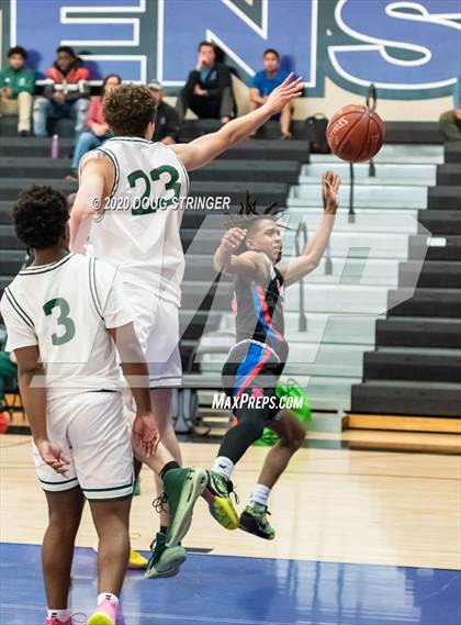 Thumbnail 2 in Sacred Heart Cathedral Preparatory vs. St. Ignatius (CIF-CCS DIII Championship) photogallery.