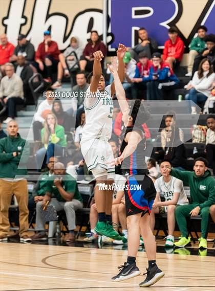 Thumbnail 3 in Sacred Heart Cathedral Preparatory vs. St. Ignatius (CIF-CCS DIII Championship) photogallery.