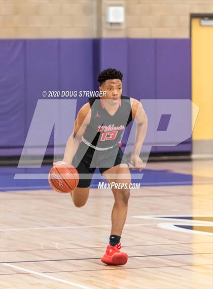 Thumbnail 3 in Sacred Heart Cathedral Preparatory vs. St. Ignatius (CIF-CCS DIII Championship) photogallery.