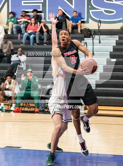 Thumbnail 3 in Sacred Heart Cathedral Preparatory vs. St. Ignatius (CIF-CCS DIII Championship) photogallery.