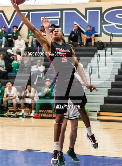 Thumbnail 2 in Sacred Heart Cathedral Preparatory vs. St. Ignatius (CIF-CCS DIII Championship) photogallery.