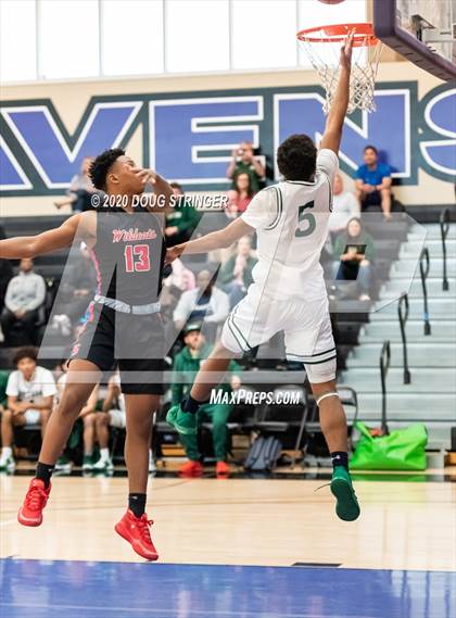 Thumbnail 2 in Sacred Heart Cathedral Preparatory vs. St. Ignatius (CIF-CCS DIII Championship) photogallery.