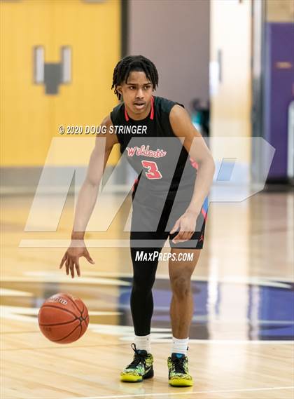 Thumbnail 1 in Sacred Heart Cathedral Preparatory vs. St. Ignatius (CIF-CCS DIII Championship) photogallery.