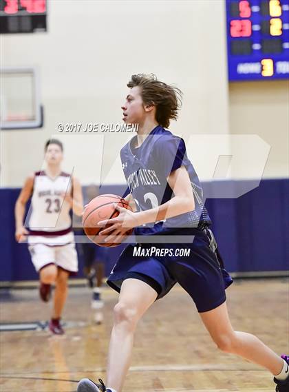 Thumbnail 2 in Smithson Valley vs Highlands (SAISD Invitational) photogallery.