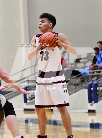 Thumbnail 2 in Smithson Valley vs Highlands (SAISD Invitational) photogallery.