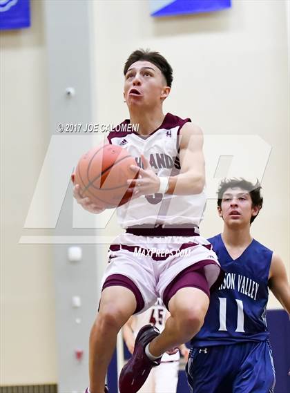 Thumbnail 3 in Smithson Valley vs Highlands (SAISD Invitational) photogallery.