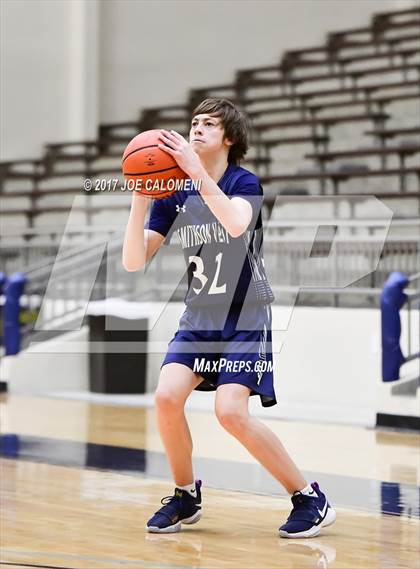 Thumbnail 3 in Smithson Valley vs Highlands (SAISD Invitational) photogallery.