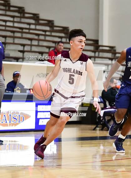 Thumbnail 2 in Smithson Valley vs Highlands (SAISD Invitational) photogallery.