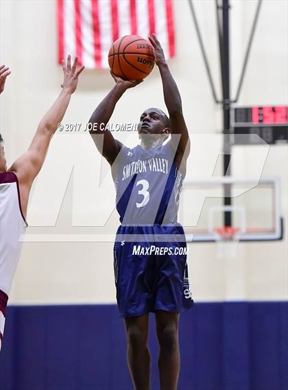 Thumbnail 3 in Smithson Valley vs Highlands (SAISD Invitational) photogallery.
