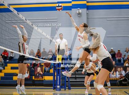 Thumbnail 3 in Hamilton vs. Olney (UIL 2A Region 1 Bi-District Championship) photogallery.