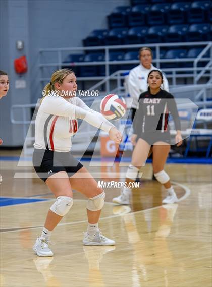 Thumbnail 1 in Hamilton vs. Olney (UIL 2A Region 1 Bi-District Championship) photogallery.