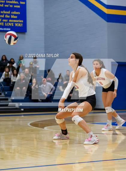 Thumbnail 3 in Hamilton vs. Olney (UIL 2A Region 1 Bi-District Championship) photogallery.
