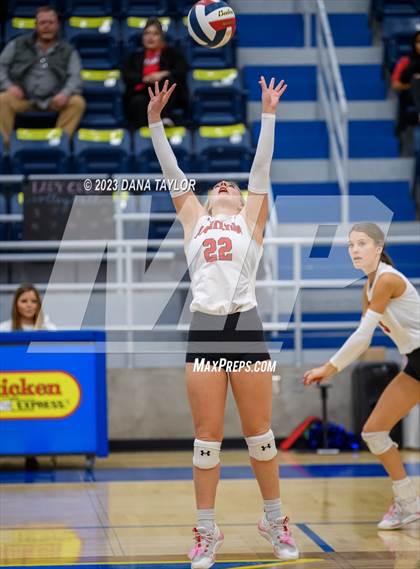 Thumbnail 1 in Hamilton vs. Olney (UIL 2A Region 1 Bi-District Championship) photogallery.