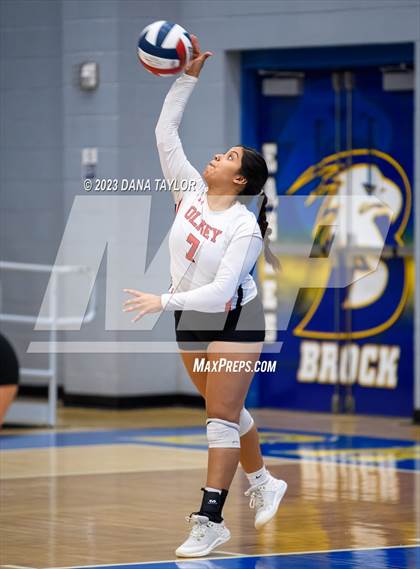 Thumbnail 1 in Hamilton vs. Olney (UIL 2A Region 1 Bi-District Championship) photogallery.