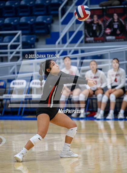 Thumbnail 2 in Hamilton vs. Olney (UIL 2A Region 1 Bi-District Championship) photogallery.