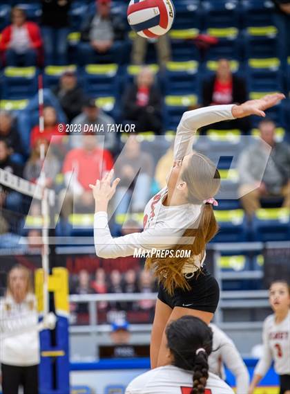 Thumbnail 1 in Hamilton vs. Olney (UIL 2A Region 1 Bi-District Championship) photogallery.
