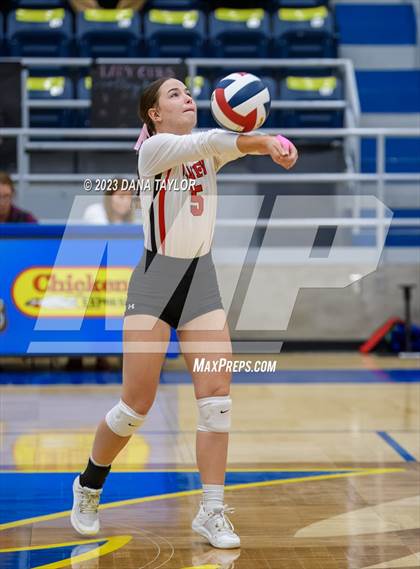 Thumbnail 1 in Hamilton vs. Olney (UIL 2A Region 1 Bi-District Championship) photogallery.