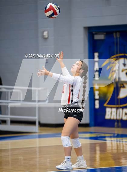 Thumbnail 2 in Hamilton vs. Olney (UIL 2A Region 1 Bi-District Championship) photogallery.