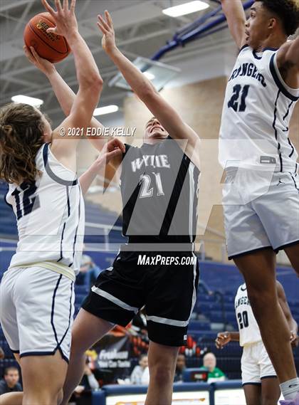 Thumbnail 1 in Lone Star vs Wylie (In-N-Out Tournament) photogallery.